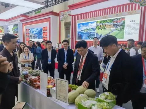 坚持农业优先发展，夯实乡村振兴的初级农产品基础